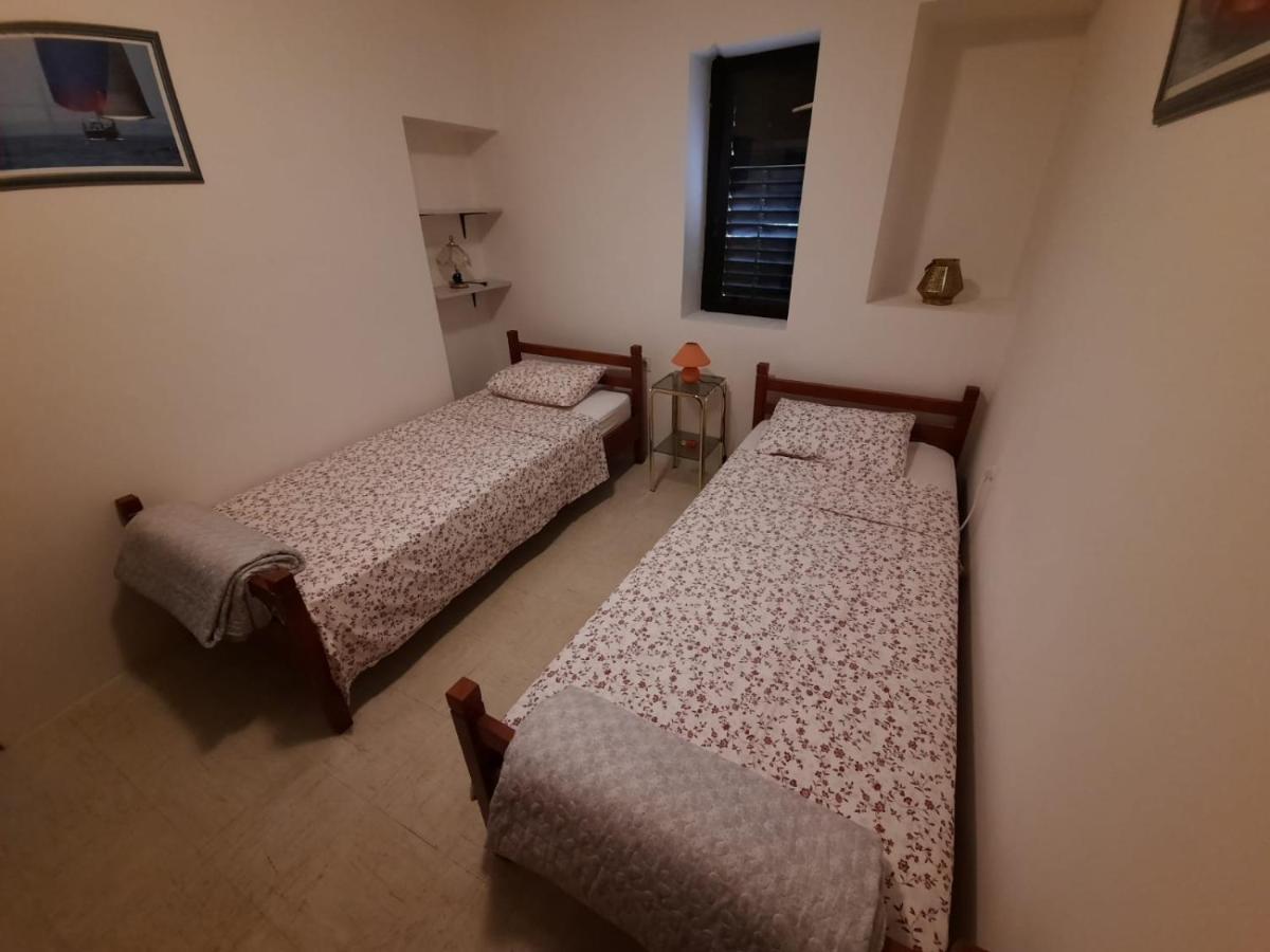 Apartment Baratula Murter Exterior photo